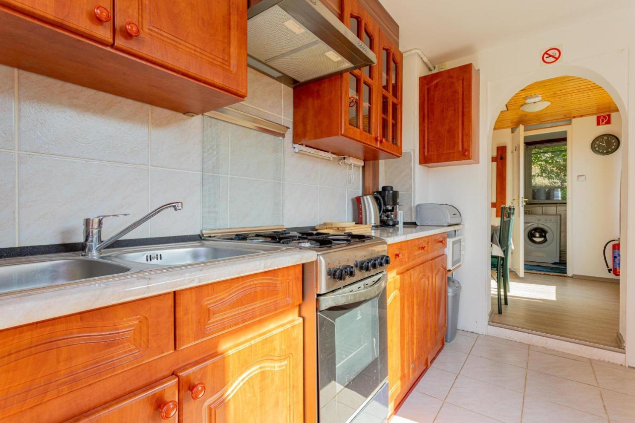 Panorama Apartmanhaz เอสแตร์กอม ภายนอก รูปภาพ