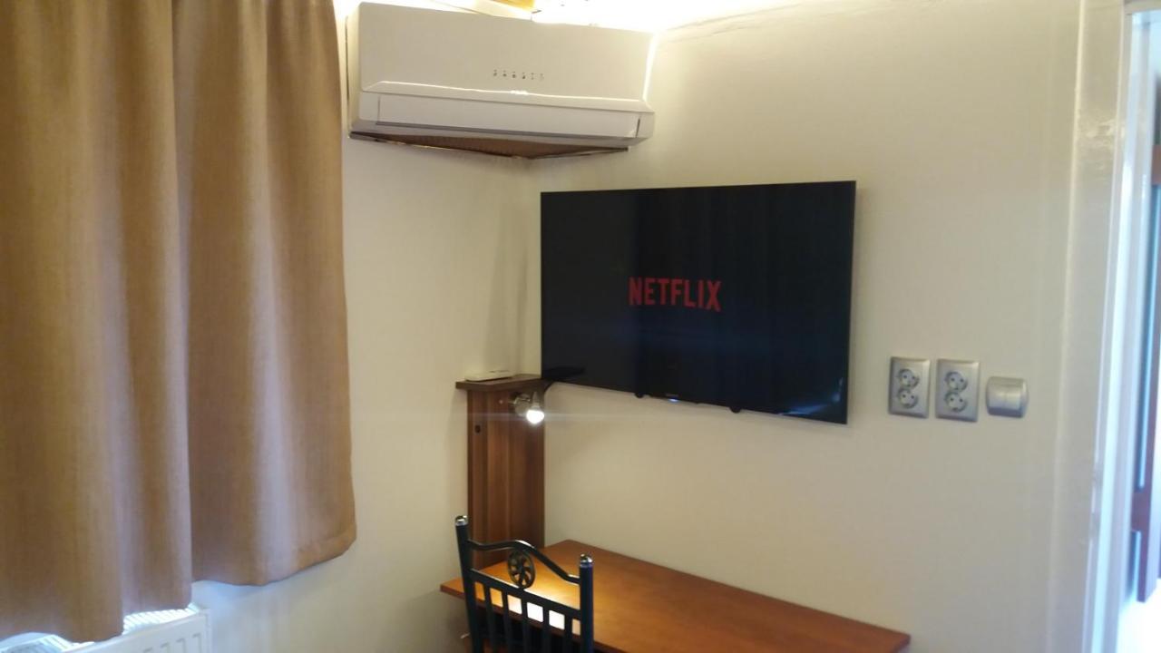 Panorama Apartmanhaz เอสแตร์กอม ภายนอก รูปภาพ