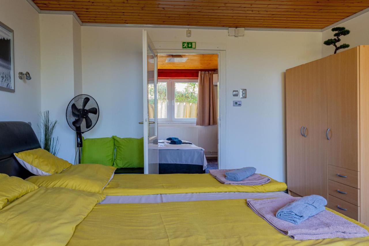 Panorama Apartmanhaz เอสแตร์กอม ภายนอก รูปภาพ