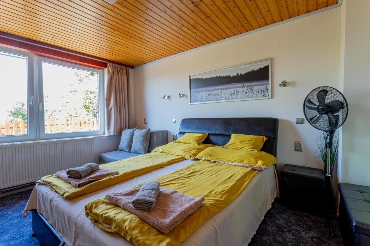 Panorama Apartmanhaz เอสแตร์กอม ภายนอก รูปภาพ
