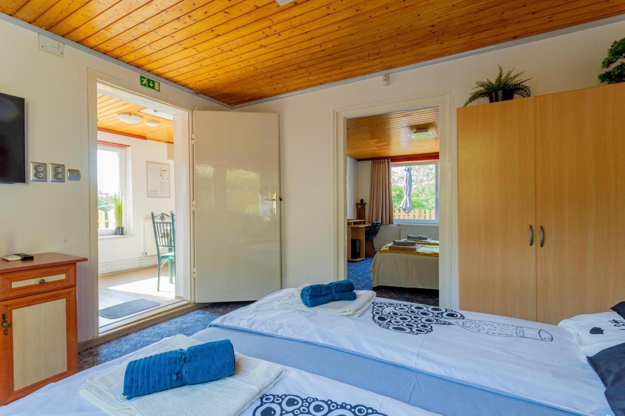 Panorama Apartmanhaz เอสแตร์กอม ภายนอก รูปภาพ