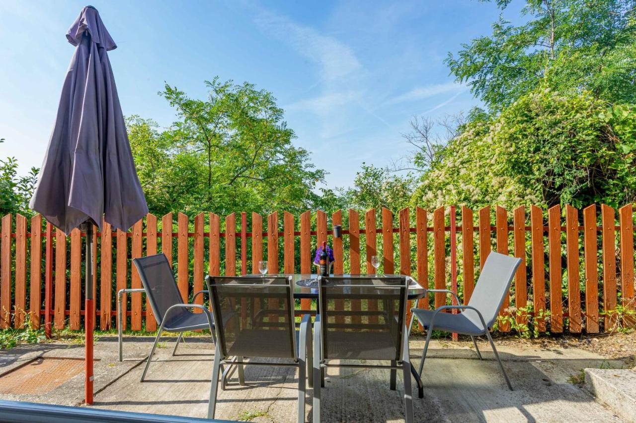 Panorama Apartmanhaz เอสแตร์กอม ภายนอก รูปภาพ